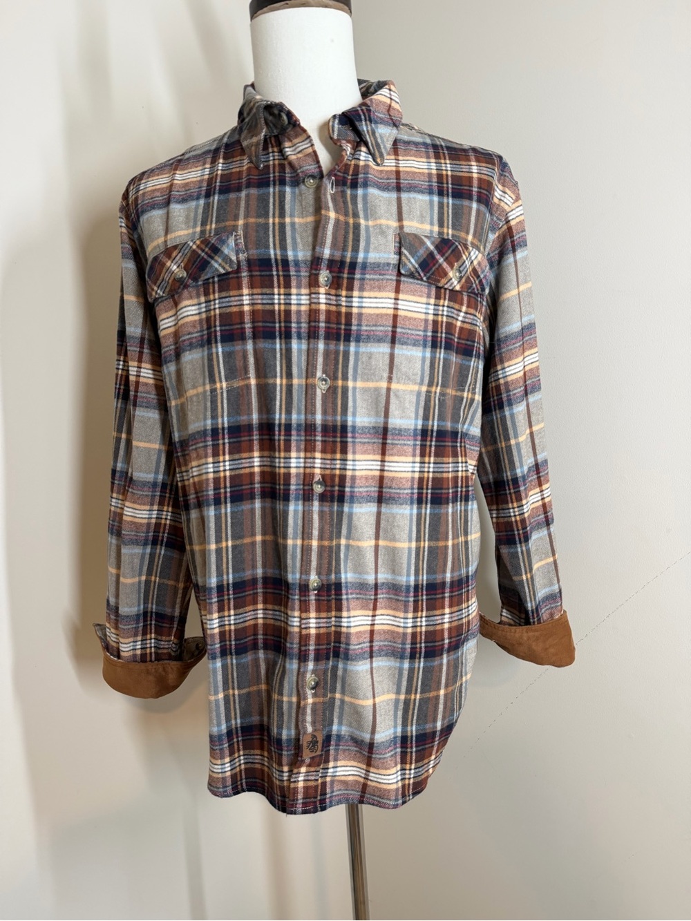 Legendary Whitetails Men’s Plaid Flannel -SZ L-Button-Up Long Sleeve Shirt